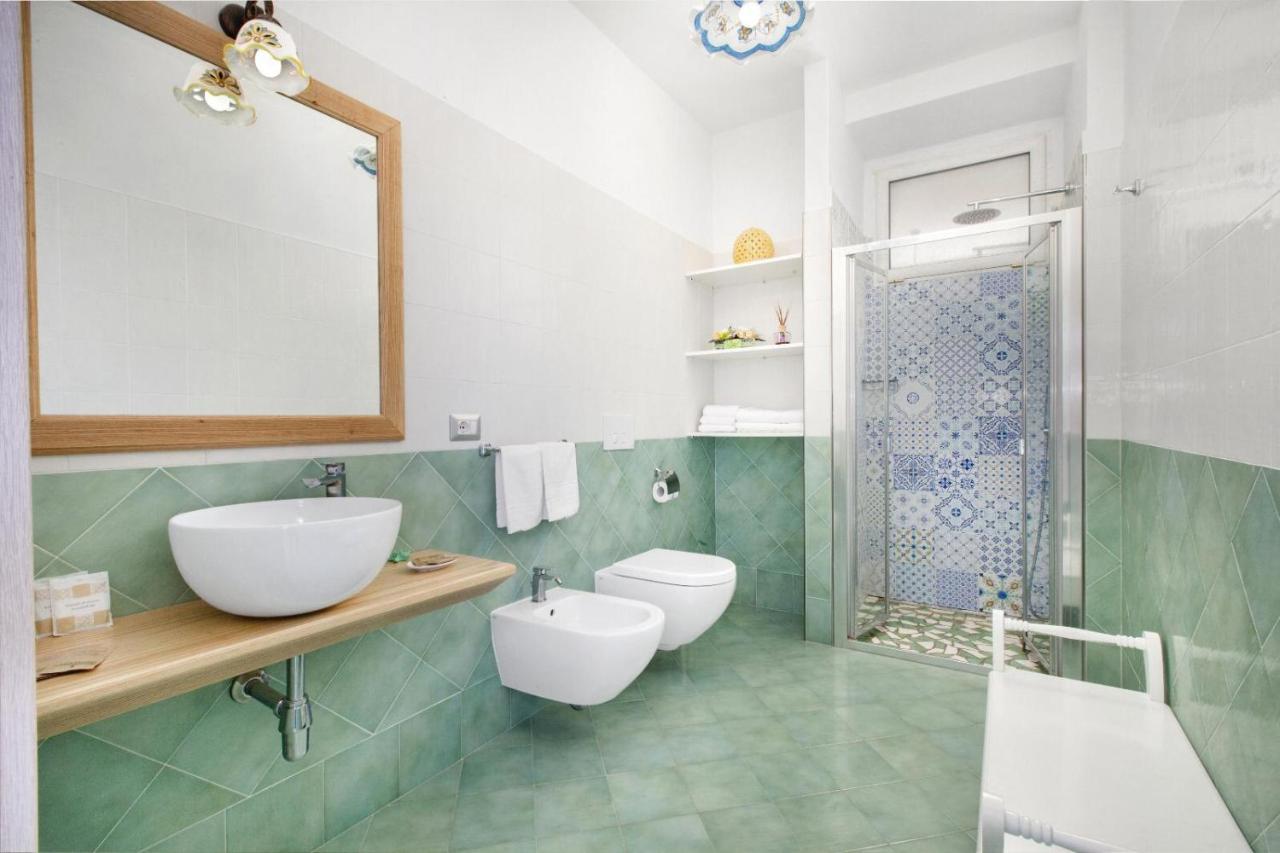 Millie Sorrento Suites エクステリア 写真