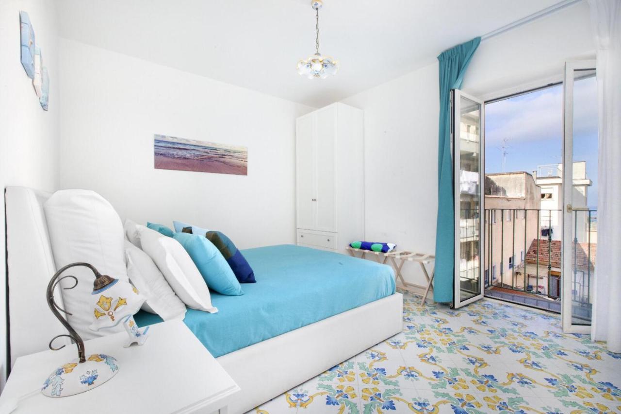 Millie Sorrento Suites エクステリア 写真