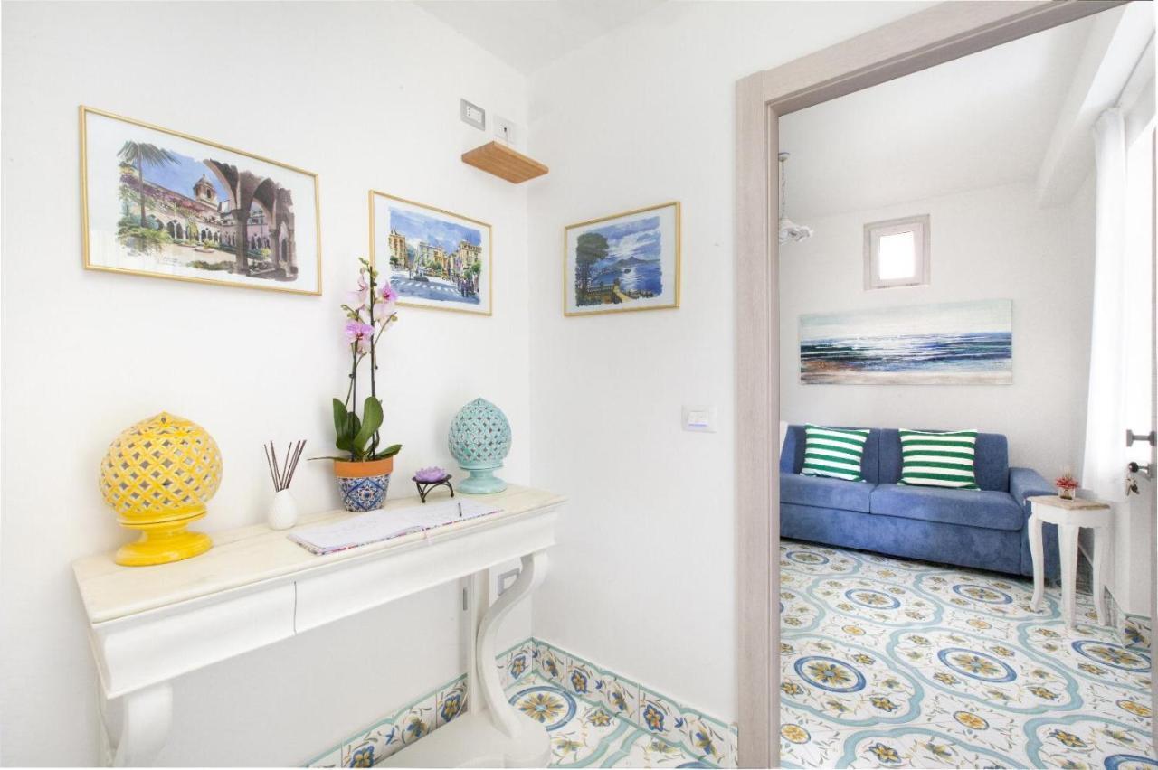 Millie Sorrento Suites エクステリア 写真
