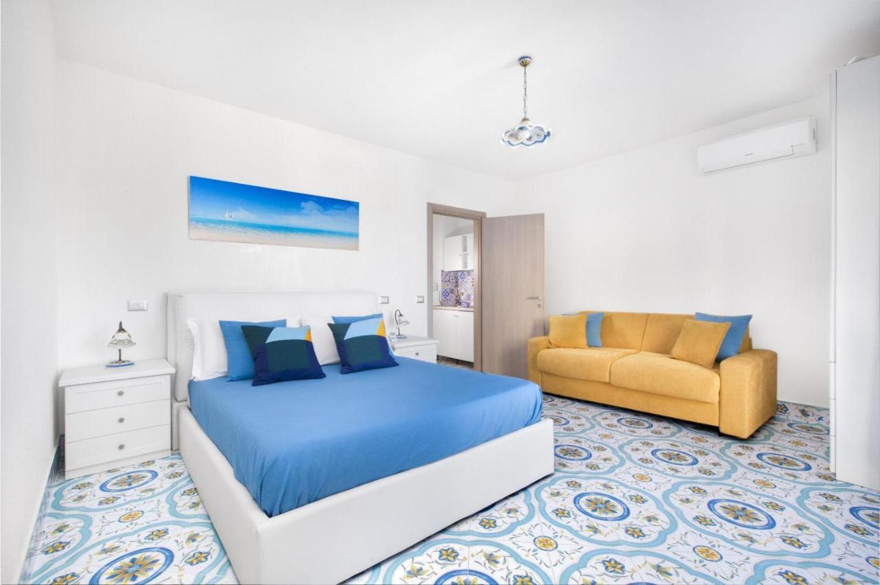 Millie Sorrento Suites エクステリア 写真