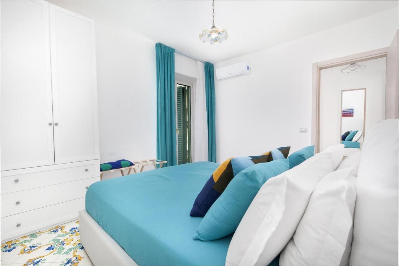 Millie Sorrento Suites エクステリア 写真