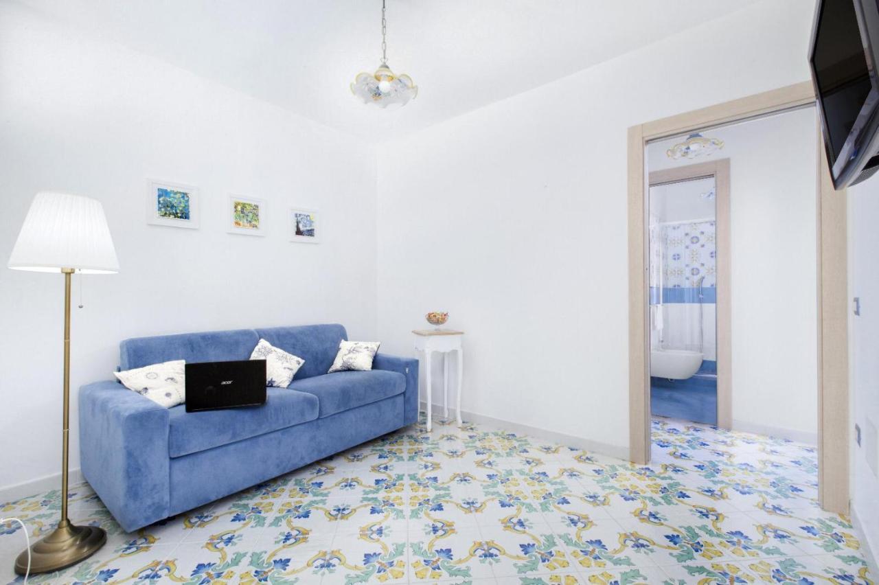 Millie Sorrento Suites エクステリア 写真