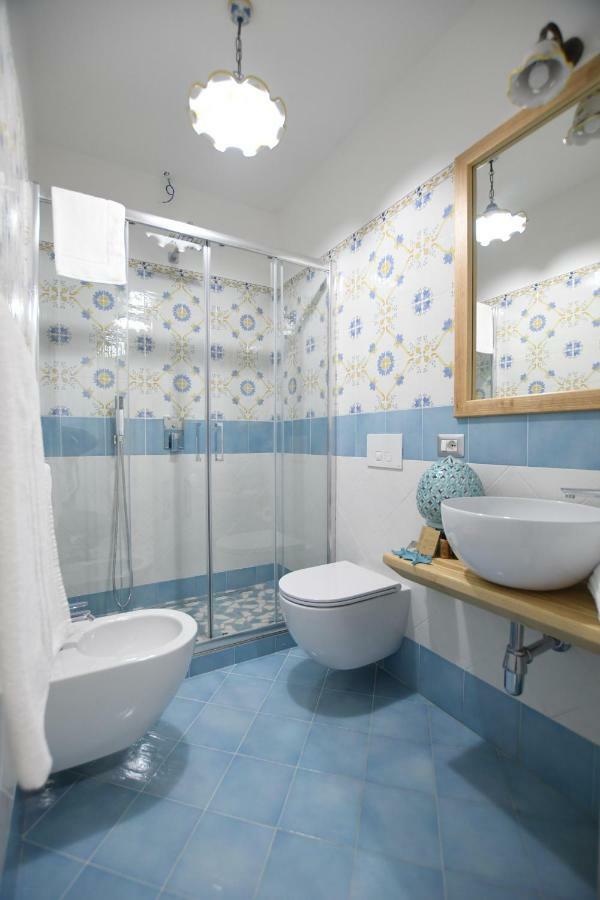 Millie Sorrento Suites エクステリア 写真