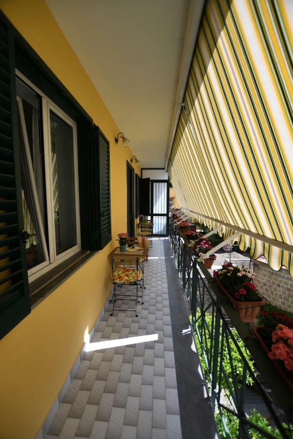 Millie Sorrento Suites エクステリア 写真