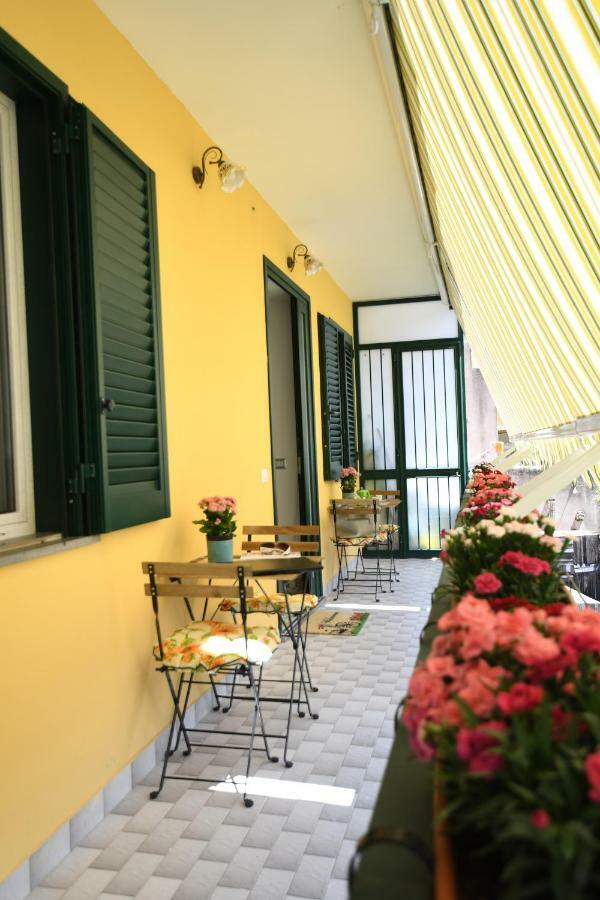 Millie Sorrento Suites エクステリア 写真
